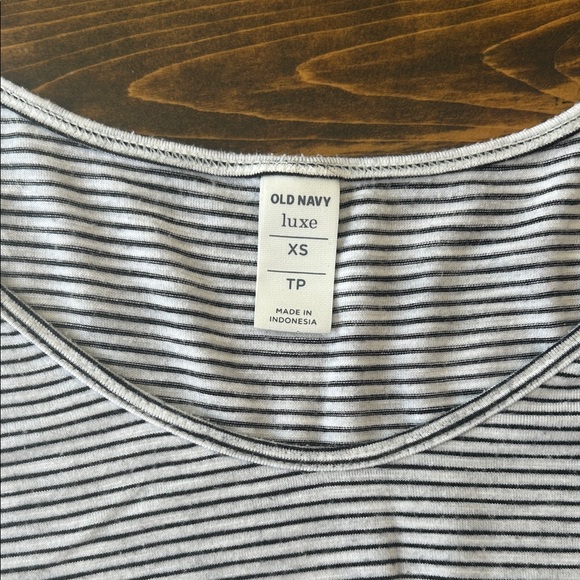 Old Navy Black and White Striped Short Sleeve Tee - Picture 7 of 7